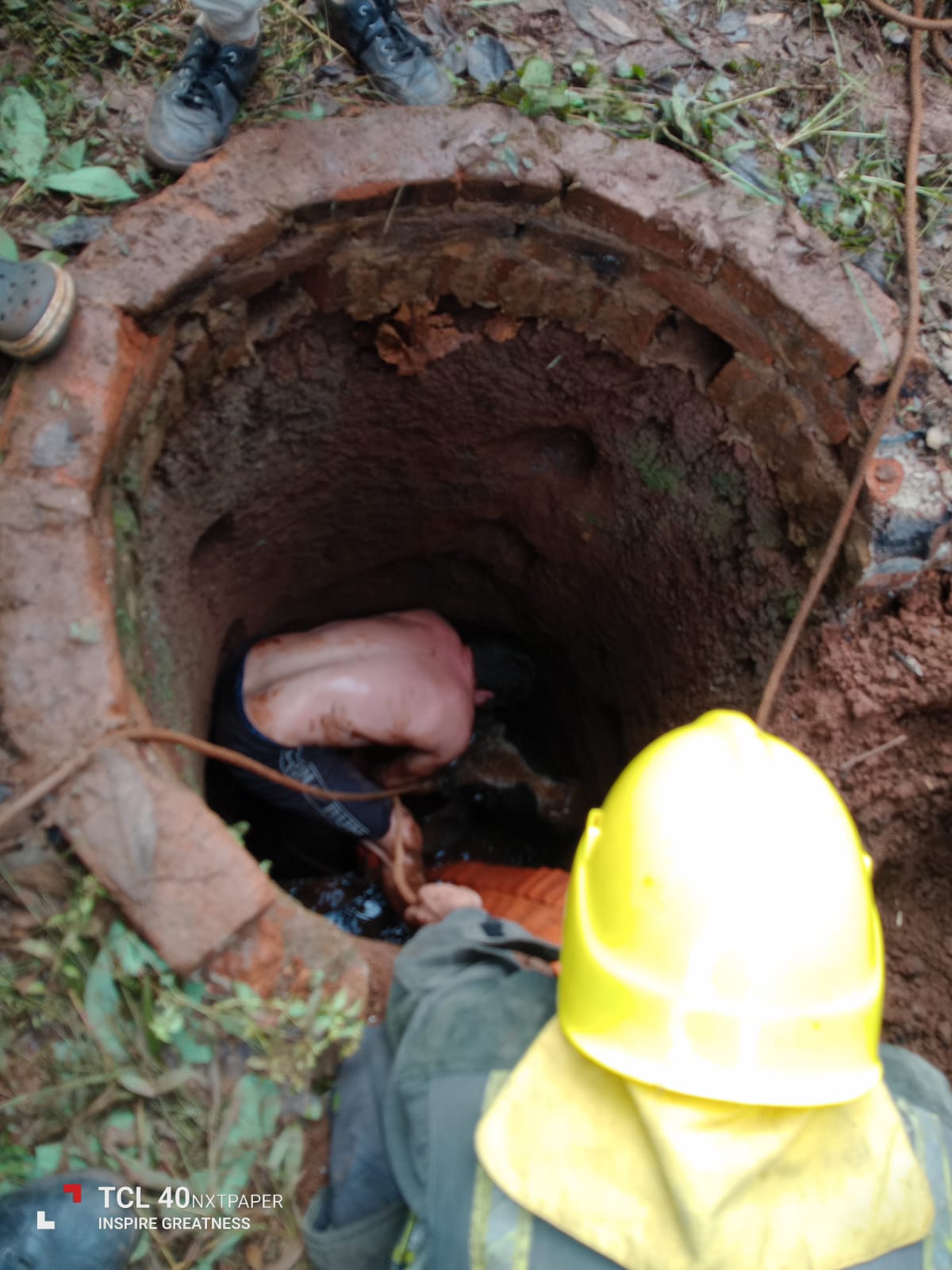 Rescataron a un animal vacuno que cayó a un pozo en Santa Ana 3
